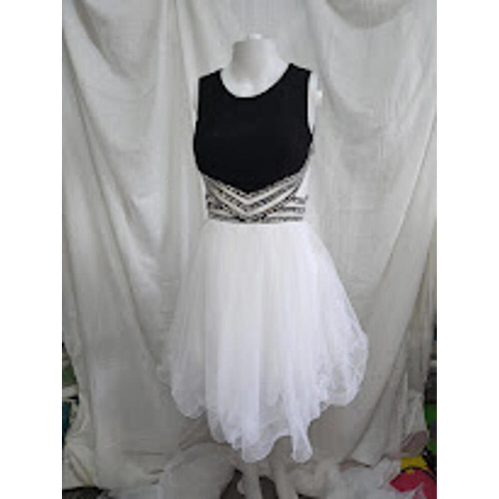 Blondie Nights by Stacy Skylar Size 1 NWT